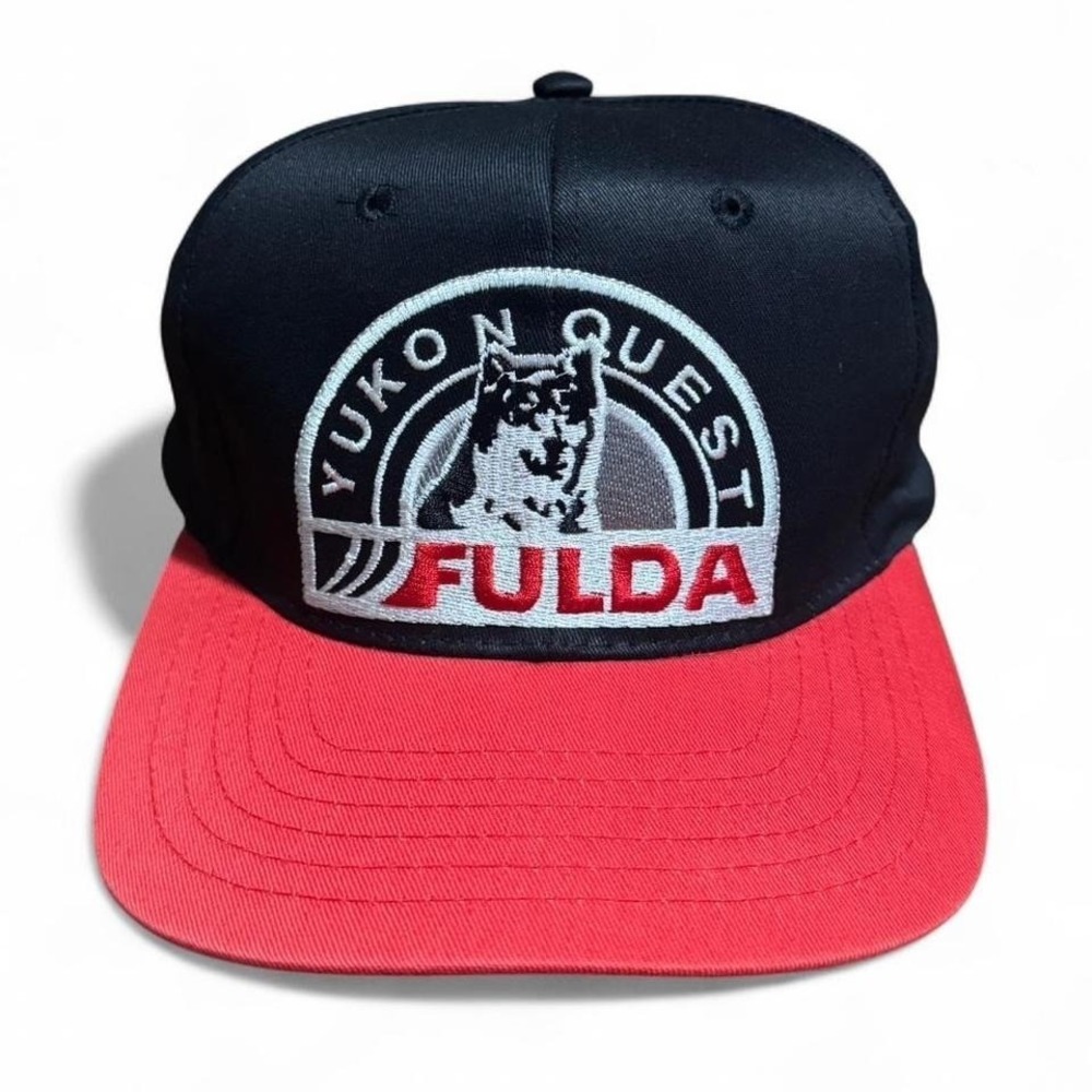 Vintage 90s Red & Black Yukon Quest Fulda Wolf Graphic Snapback Hat OSFA